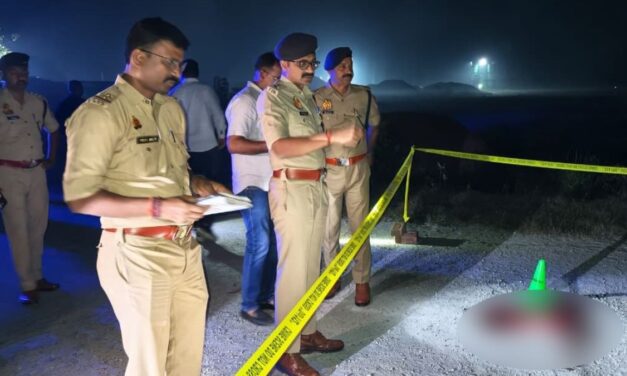 देवरिया में डबल मर्डर, आधी रात घर लौट रहे दो युवकों की चाकू से गोदकर हत्या, पुलिस ने बनाई 3 टीमें