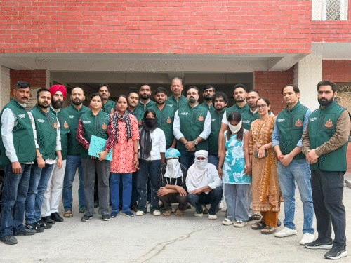 टाइगर श्रॉफ पर फायरिंग में इस्तेमाल हथियार अमृतसर से आए:दो महिलाओं ने पिस्टल-कारतूस मुंबई पहुंचाए; शूटर रेहान की मां बोली